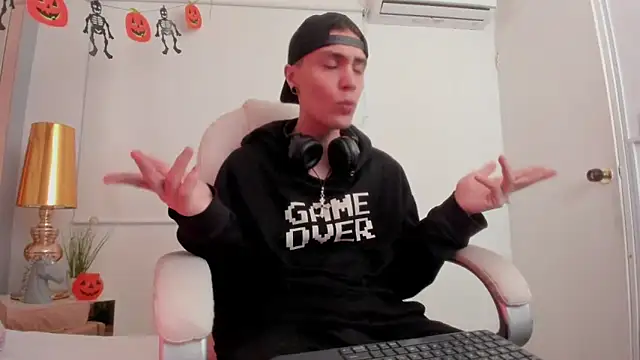 dark sun302 online show from 10.28.25