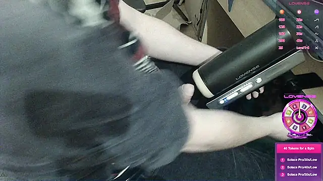 Snapshot of crocbite chatting on 02.13.26 crocbite online show from 02.13.26