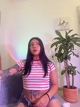 SurpriseMadlicia online show from 04.30.26