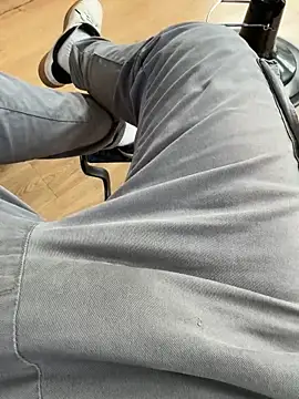 Snapshot of Mrdim26 chatting on 10.10.25 Mrdim26 online show from 10.10.25