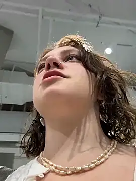 lucy-joy online show from 09.09.25