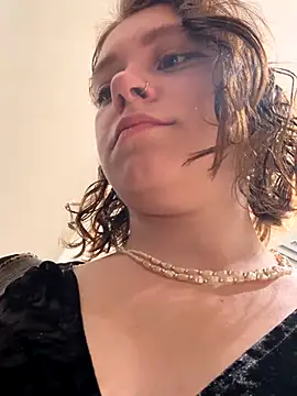 lucy-joy online show from 09.19.25