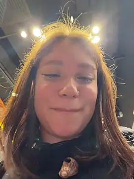 Snapshot of lucy-joy chatting on 06.16.26 lucy-joy online show from 06.16.26