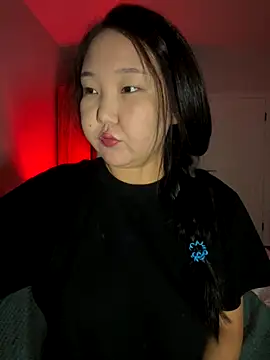 Snapshot of tammy_gun chatting on 10.10.25 tammy gun online show from 10.10.25