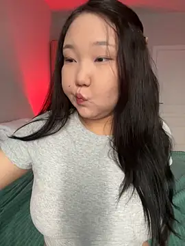 Snapshot of tammy_gun chatting on 10.11.25 tammy gun online show from 10.11.25