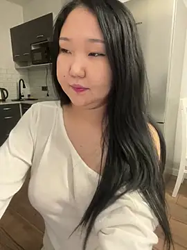 Snapshot of tammy_gun chatting on 12.14.25 tammy gun online show from 12.14.25