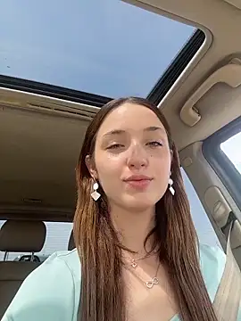 DollyTall online show from 04.29.26