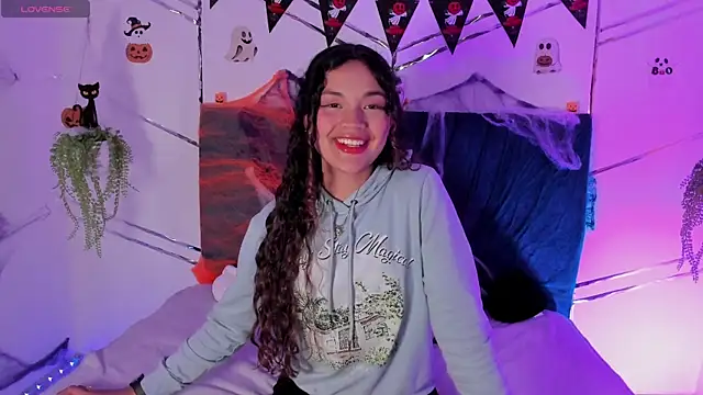 Camilla Miller01 online show from 10.17.25