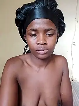 Snapshot of Themberh97 chatting on 11.17.25 Themberh97 online show from 11.17.25