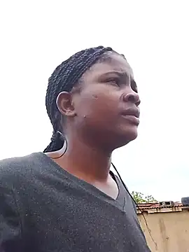 Snapshot of Themberh97 chatting on 11.21.25 Themberh97 online show from 11.21.25