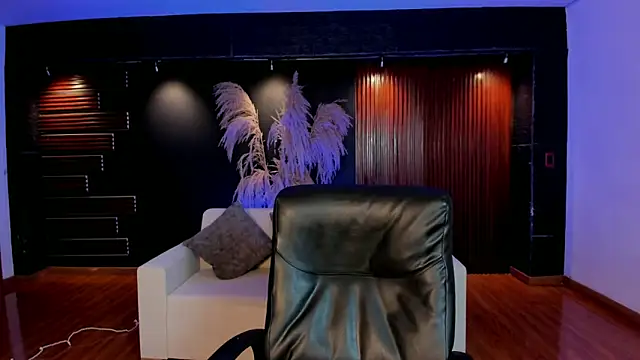 AidaJones online show from 09.15.25