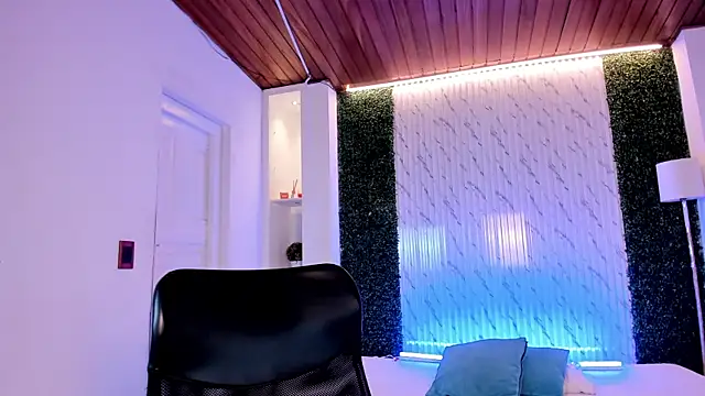 AidaJones online show from 12.20.25