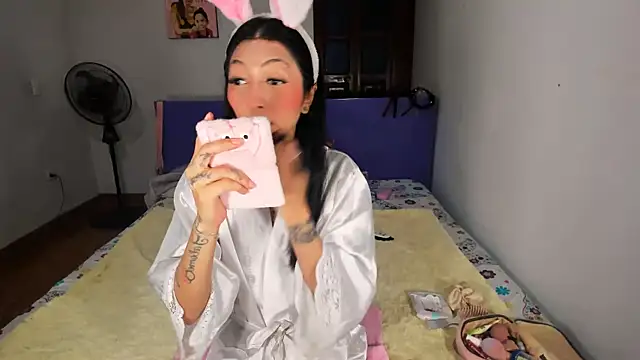 Anais lux online show from 05.05.26