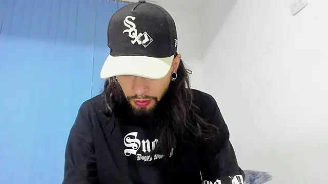 Snapshot of Theferxxo_12 chatting on 10.28.25 Theferxxo 12 online show from 10.28.25