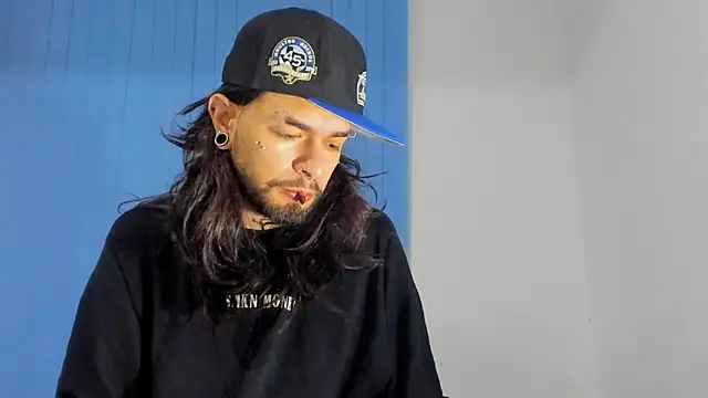 Snapshot of Theferxxo_12 chatting on 10.29.25 Theferxxo 12 online show from 10.29.25