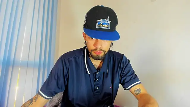 Snapshot of Theferxxo_12 chatting on 11.04.25 Theferxxo 12 online show from 11.04.25