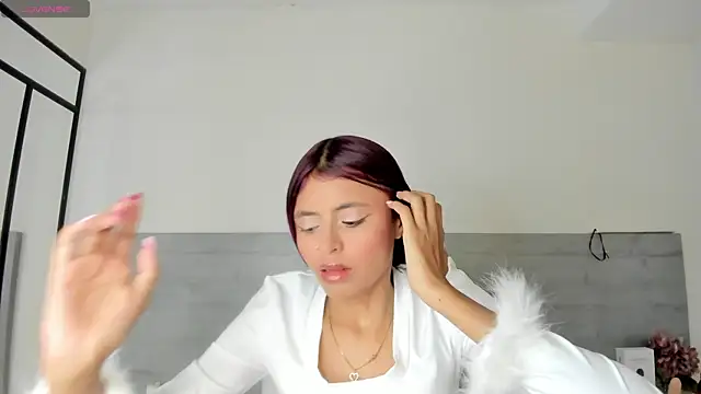 sunnyWhitee online show from 07.10.26