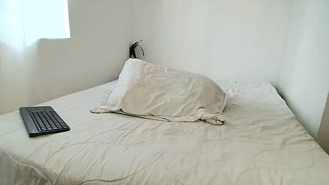 IsaXander743 online show from 02.11.26