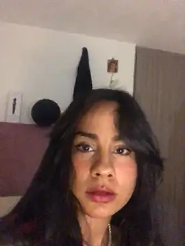 Snapshot of SelinaCatt_ chatting on 10.11.25 SelinaCatt  online show from 10.11.25