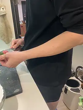 qaz23257 online show from 03.10.26