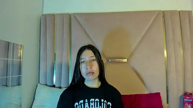 Snapshot of venusmorgan chatting on 09.16.25 venusmorgan online show from 09.16.25