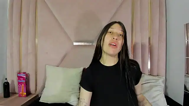 Snapshot of venusmorgan chatting on 09.18.25 venusmorgan online show from 09.18.25