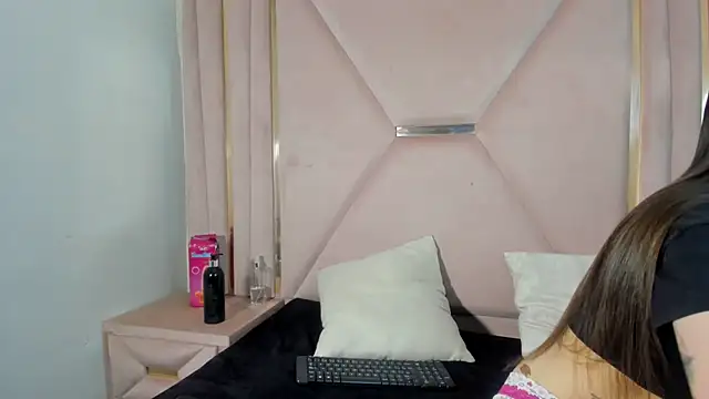 Snapshot of venusmorgan chatting on 09.23.25 venusmorgan online show from 09.23.25