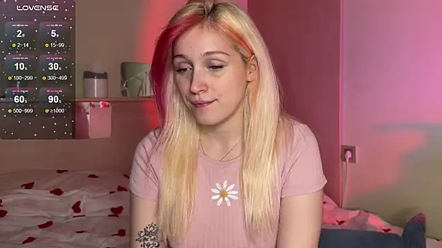 Snapshot of _Annabel_Myr_ chatting on 11.27.25 Annabel Myr online show from 11.27.25