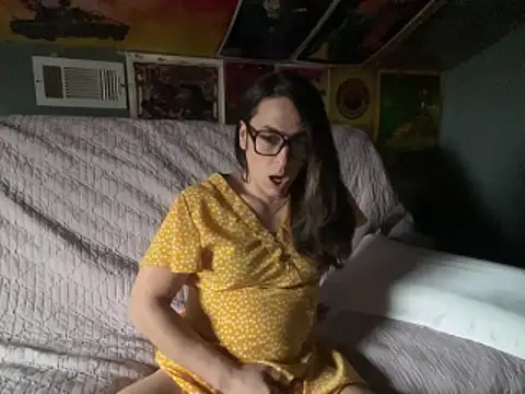 Snapshot of mayra_mayhem chatting on 02.10.26 mayra mayhem online show from 02.10.26