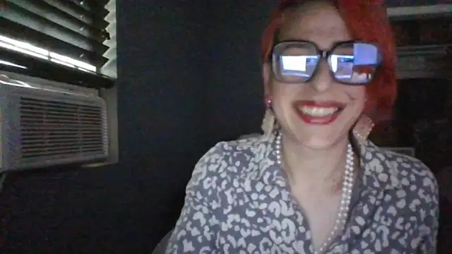 Snapshot of mayra_mayhem chatting on 04.16.26 mayra mayhem online show from 04.16.26