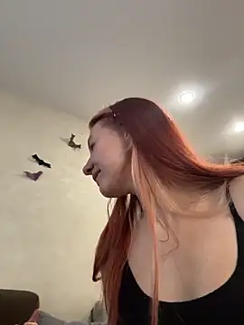 Hera Mark online show from 10.22.25