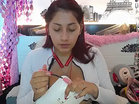 Nicol V online show from 09.25.25