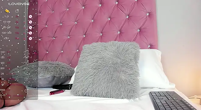 CapricornGirl  online show from 09.30.25