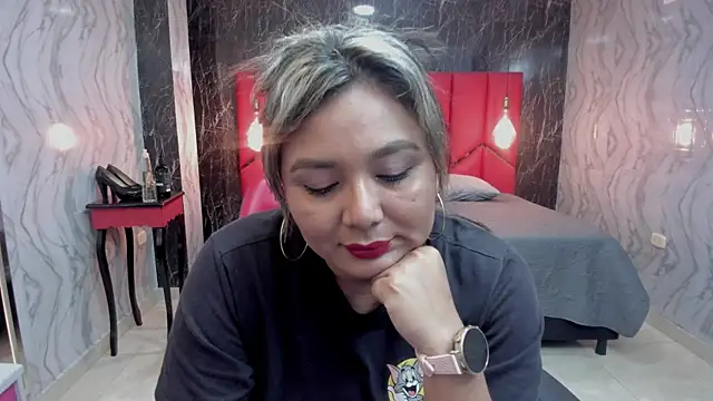 LatinaHoleQueen online show from 06.19.26