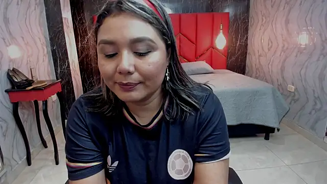 LatinaHoleQueen online show from 07.07.26