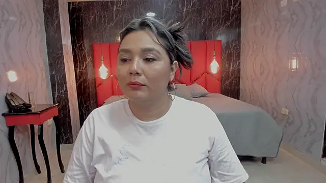 LatinaHoleQueen online show from 07.17.26
