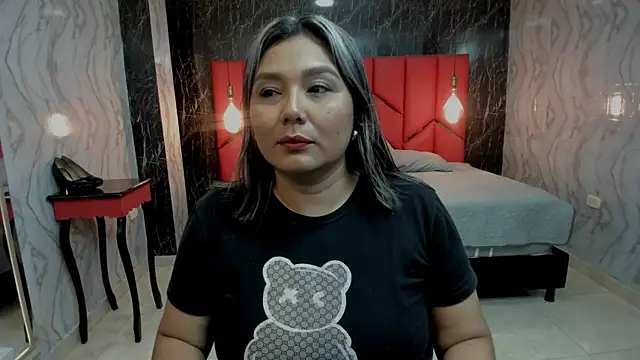 LatinaHoleQueen online show from 07.23.26