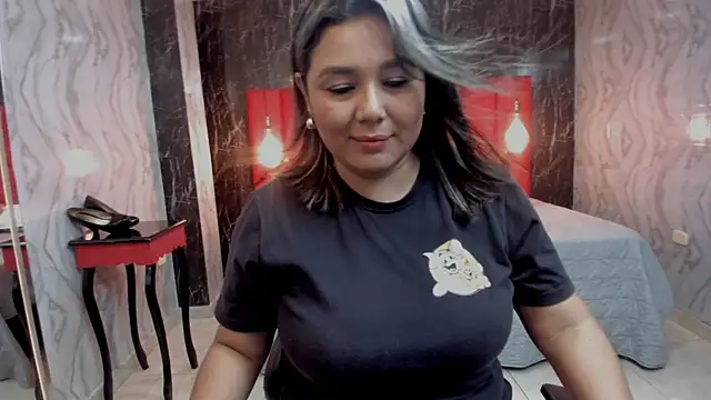 LatinaHoleQueen online show from 07.27.26