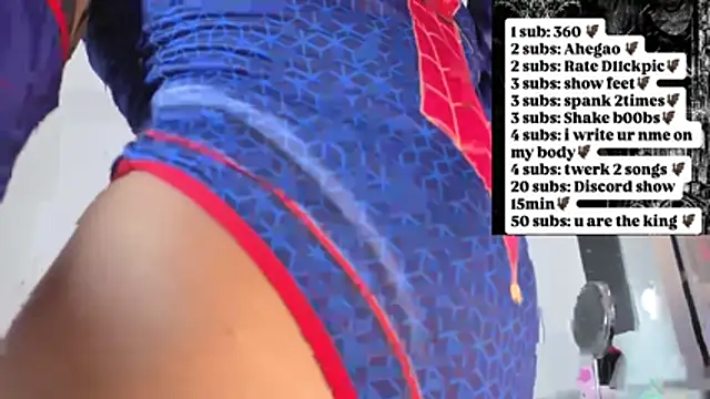 Snapshot of hillsdandarkie_44 chatting on 10.17.25 hillsdandarkie 44 online show from 10.17.25