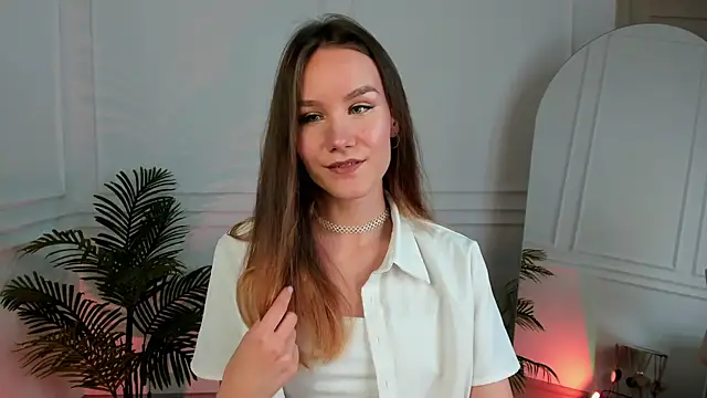 Snapshot of _Clare_Florence_ chatting on 10.05.25  Clare Florence  online show from 10.05.25