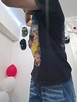 Snapshot of Ethanho0t chatting on 10.10.25 Ethanho0t online show from 10.10.25