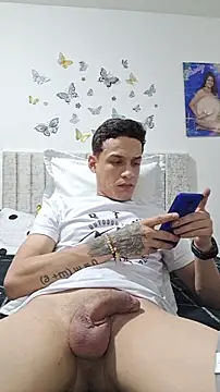 Snapshot of Ethanho0t chatting on 11.03.25 Ethanho0t online show from 11.03.25