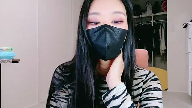 Snapshot of ramuchan_desu chatting on 10.16.25 ramuchan desu online show from 10.16.25