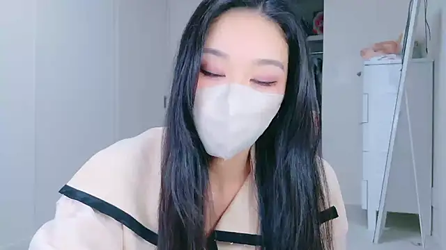 Snapshot of ramuchan_desu chatting on 10.21.25 ramuchan desu online show from 10.21.25