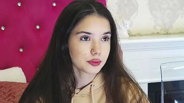 Snapshot of AlexisDevine chatting on 05.16.26 AlexisDevine online show from 05.16.26