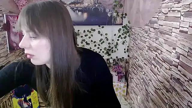 Amanda Bright  online show from 10.07.25