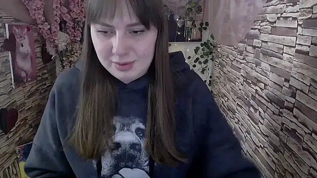 Amanda Bright  online show from 10.11.25