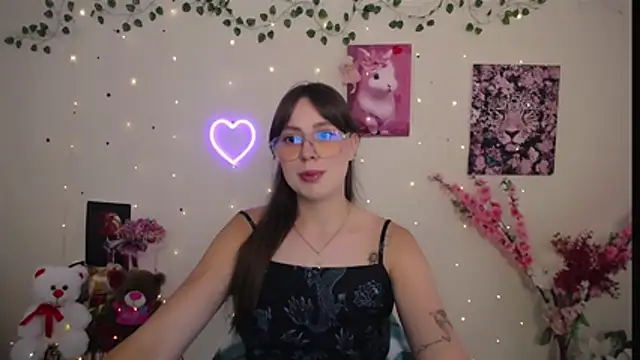 Amanda Bright  online show from 07.04.26