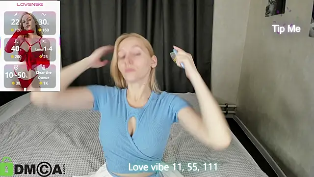 Snapshot of Anna_Chelsea chatting on 09.30.25 Anna Chelsea online show from 09.30.25