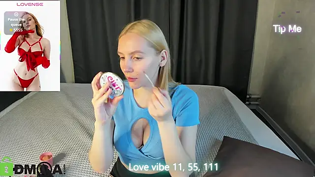 Snapshot of Anna_Chelsea chatting on 10.08.25 Anna Chelsea online show from 10.08.25